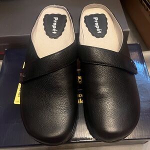 NEW Propet Black Leather Mules Clogs Women's 7.5W